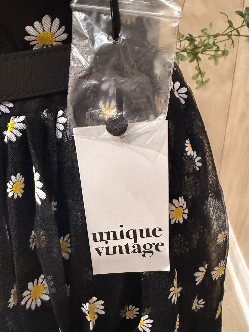 UNIQUE VINTAGE Rare Daisy Embroidered Sheer Retro Fit & Flare Dress NWT, Size M - Picture 7 of 8